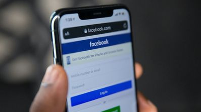 facebook sin abrir pantalla movil mano