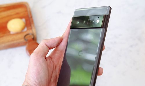 google pixel 6 mano