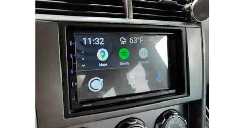 Si tu coche no tiene Android Auto, esta radio puede ser una solución y  cuesta menos de 100 euros