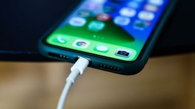carga iPhone con cable