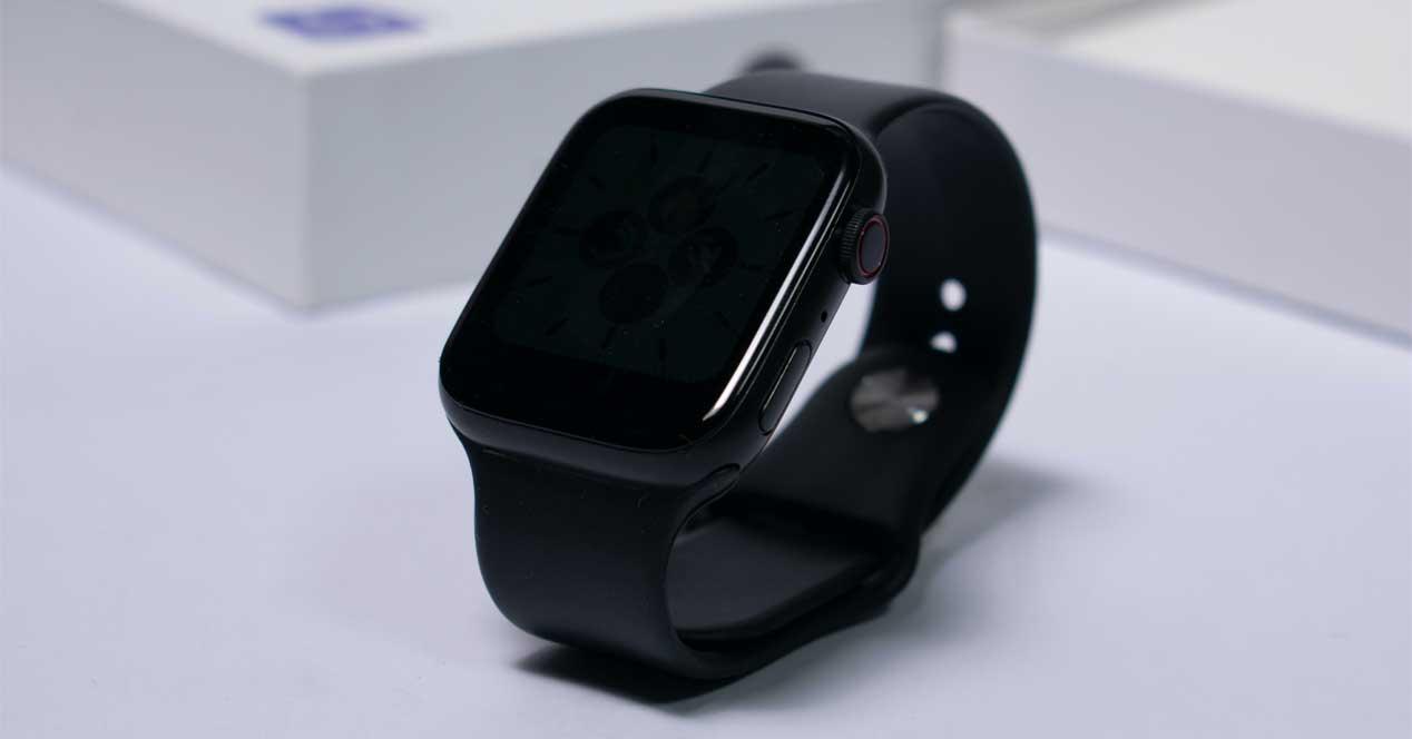 Por qué mi smartwatch se queda con la pantalla en negro