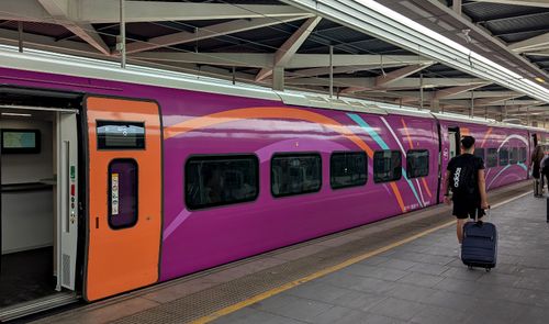Tren Renfe Avlo estacionado