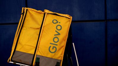 Mochila de un repartidor de Glovo