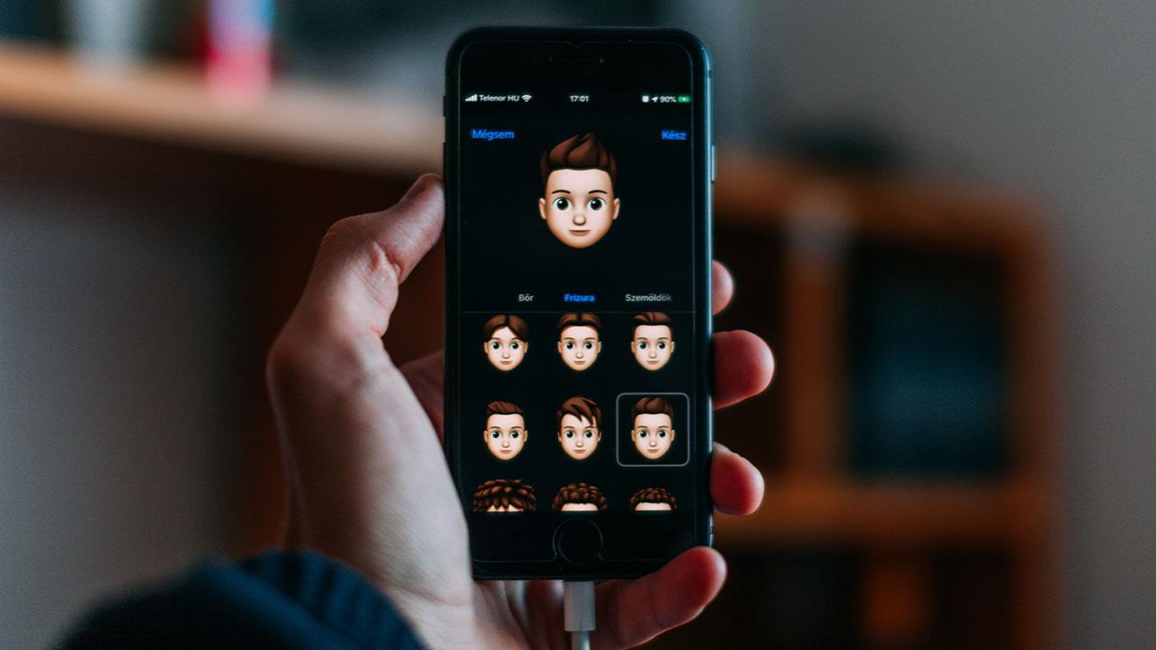 Crea emoji sul tuo viso e usali su WhatsApp grazie a Memojis di Apple