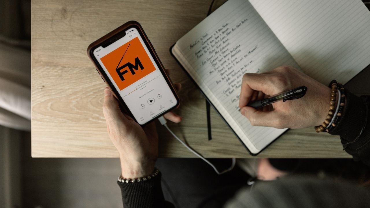 La mejor app para escuchar radio en tu móvil sin conexión a internet
