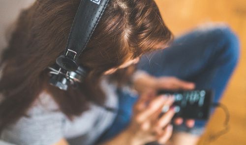 escuchar musica