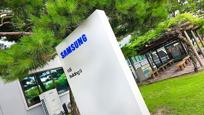 Entrada a fábrica de los Samsung Galaxy Flip, Fold y S23 Ultra