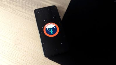 Móvil con Android 14