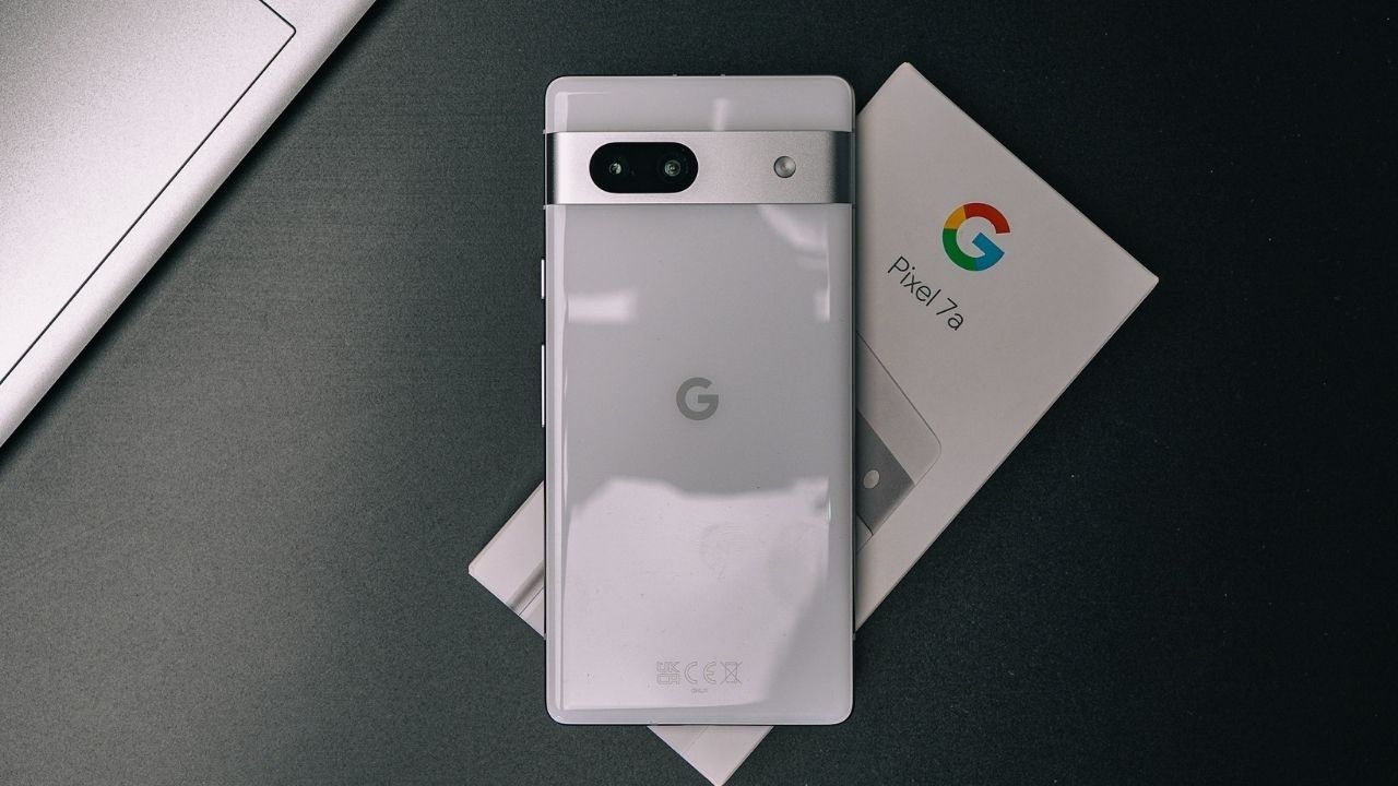 móviles sin cargador en la caja pixel 7a