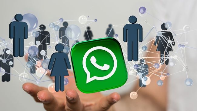 Para qué sirve el nuevo botón azul de WhatsApp en los grupos