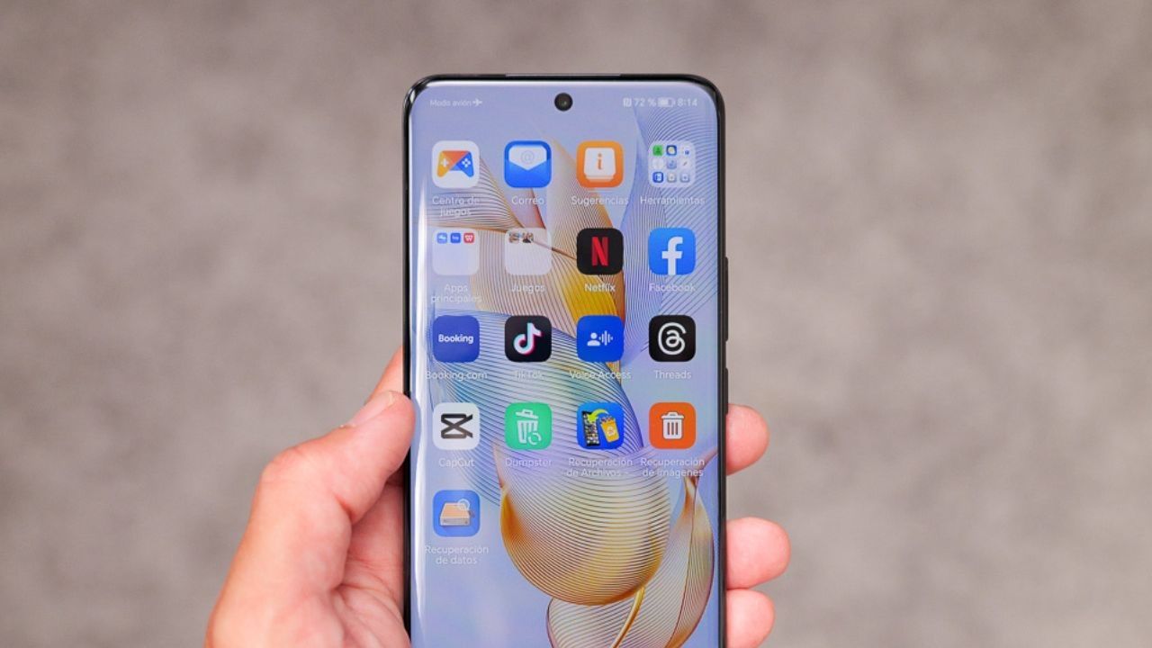 honor 90 pantalla con Facebook