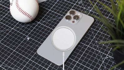 iphone 15 pro max cargando con magsafe