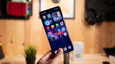 oppo reno 10 pro en mano