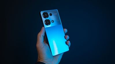 poco x6 pro en mano