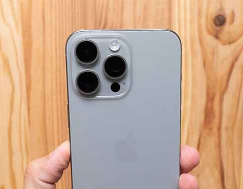 Así debes quitar el protector de cámara del iPhone para no destrozar las  lentes
