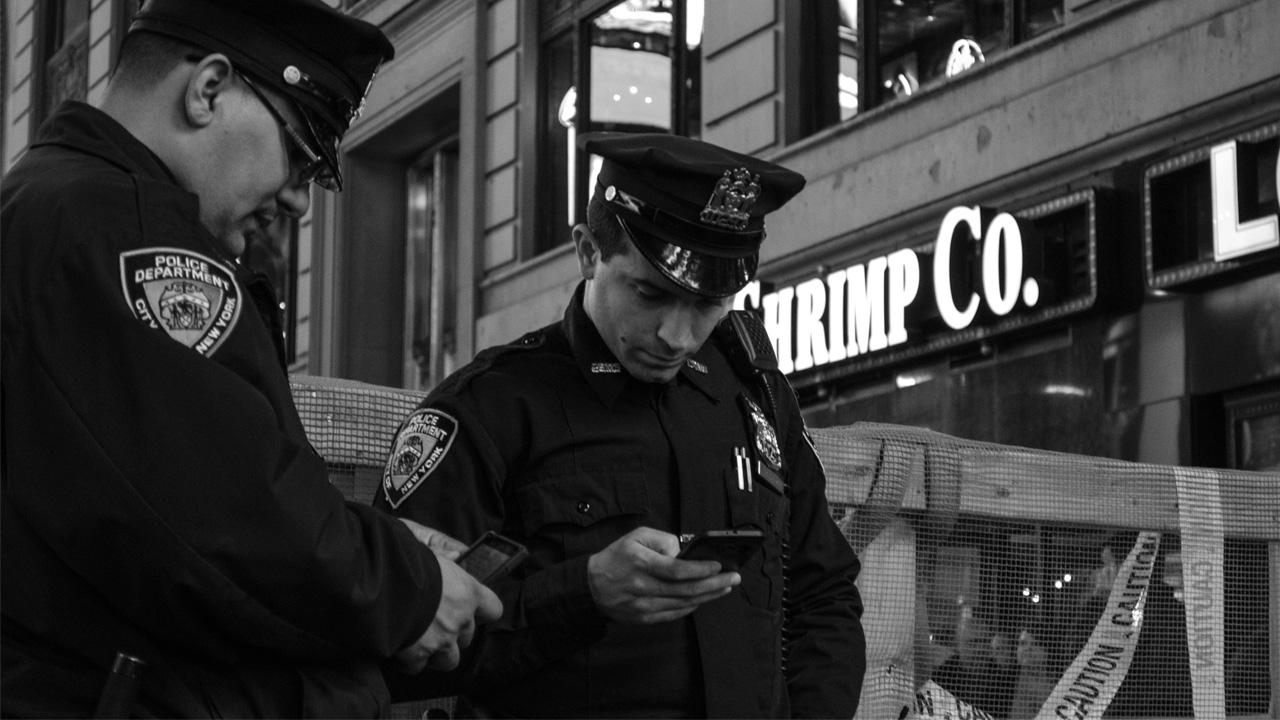 policía espiar móvil