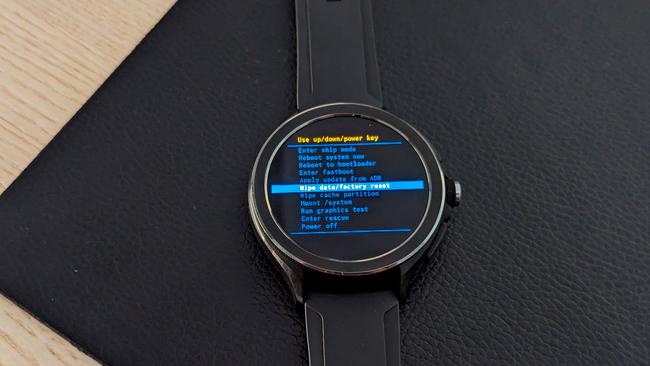 hard reset smartwatch wear os menu desarolladores
