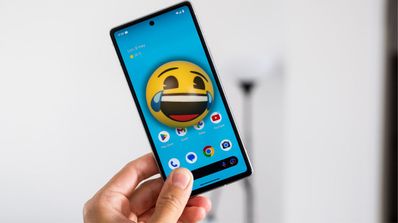 Pixel 7a con Emoji