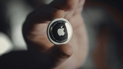 airtag en la mano localizado