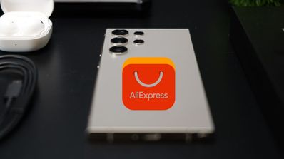Destacada con teléfono y logo de AliExpress