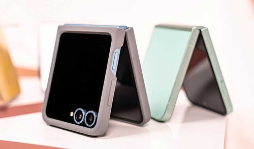 Samsung Galaxy Z Flip6 con fundas