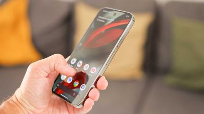 Google Pixel 9 Pro en la mano