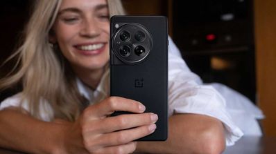 oneplus 12 en mano