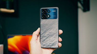 poco f6 pro en mano