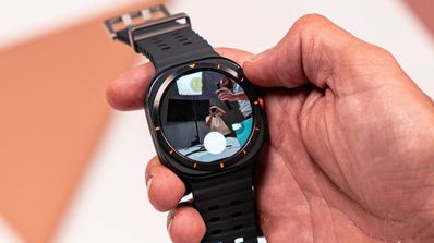 samsung galaxy watch ultra en mano