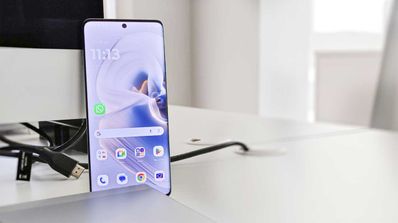 movil en mesa