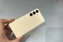 Samsung Galaxy s24 en la mano
