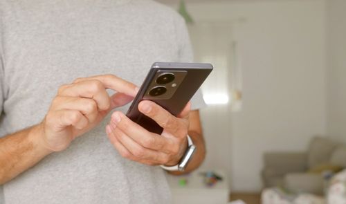 vivo y29 lite en mano