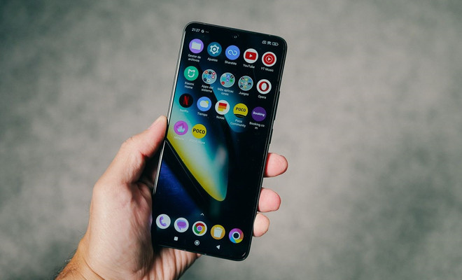 poco f6 pro pantalla