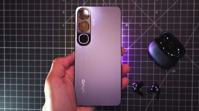vivo V40 SE en mano