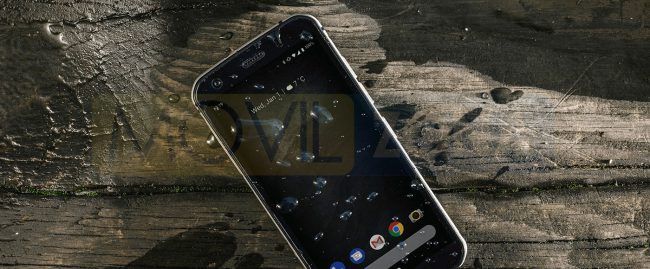 CAT S52 en mesa