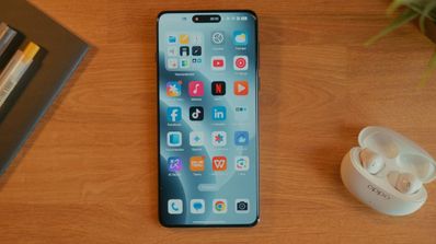 Destacada OPPO Find X8 Pro móvil en mesa