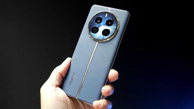 realme 12 pro plus en mano