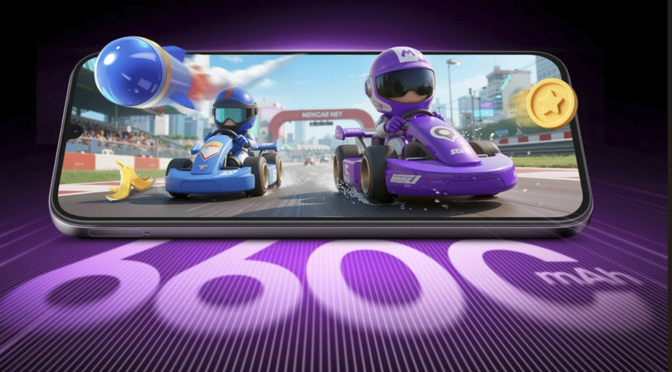 Primer plano de la pantalla del realme P4 Lite mostrando un videojuego de carreras sobre una cifra de 6600 mAh.