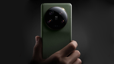 movil Xiaomi en mano
