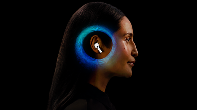 Mujer con AirPods Pro 2
