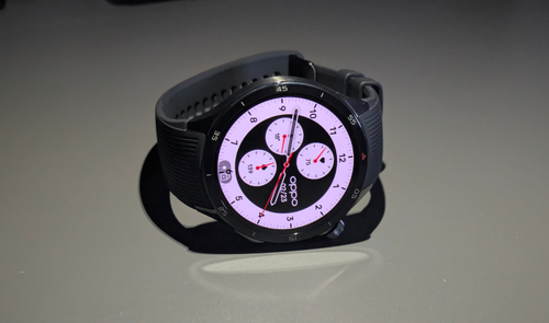 OPPO Watch X2 sobre la mesa
