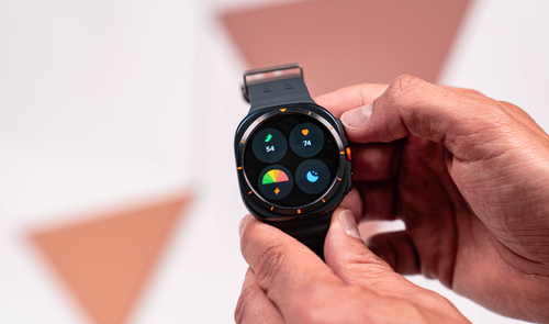 samsung galaxy watch ultra mano deporte