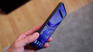 vivo v50 lite en mano