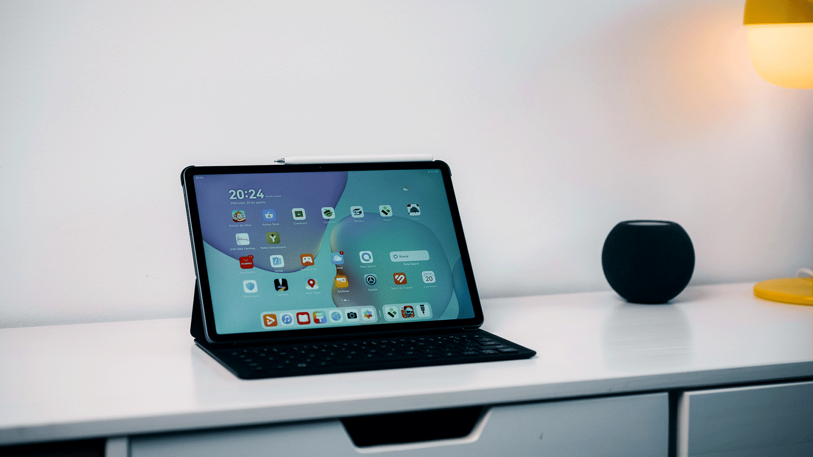 Huawei MatePad 11.5 2025 en mesa de trabajo