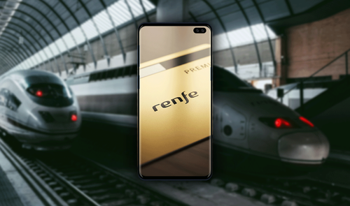 Tarjeta dorada Renfe en teléfono