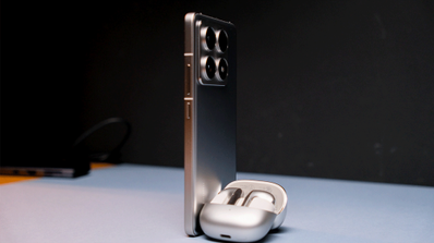 Xiaomi 14T Pro junto auriculares