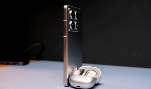 Xiaomi 14T Pro junto auriculares