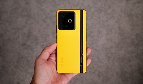 realme GT 7T amarillo