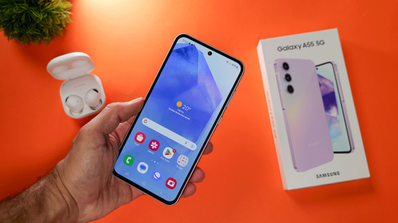 Galaxy A55 5G en mano