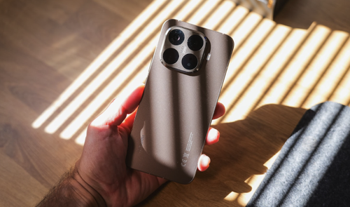 Xiaomi 15T Pro en color Gold
